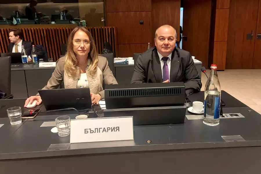 Български представители на заседание по земеделие, на което е обсъдена подкрепа за розопроизводството